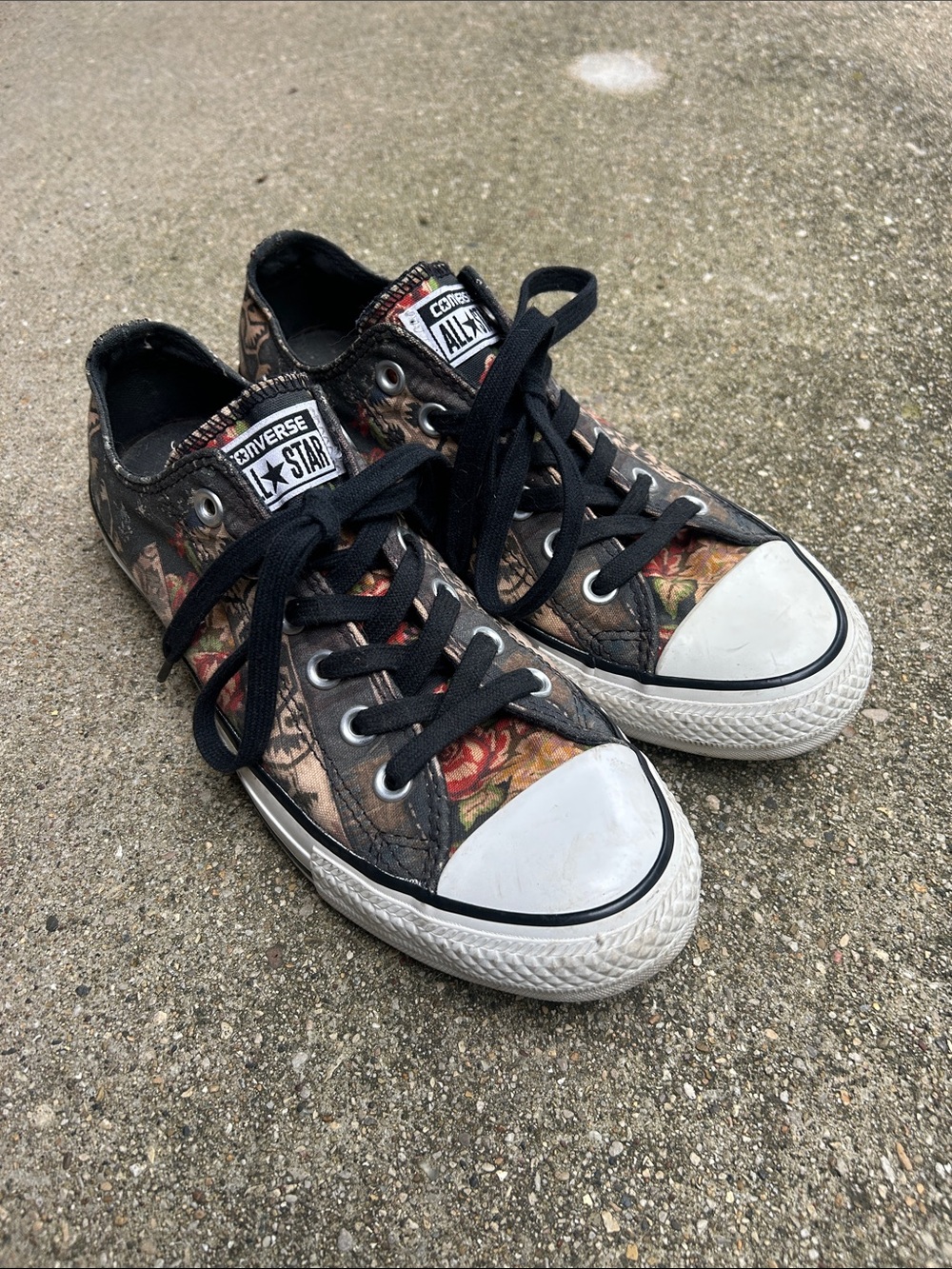Converse Floral Print Low Top Sneakers - Black/Multicolor